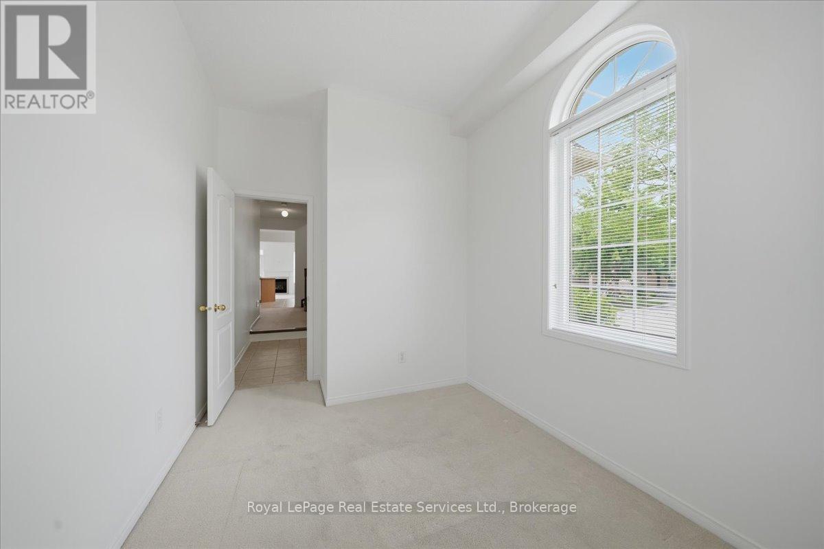 2395 Woodstock Trail, Oakville, Ontario  L6M 0C6 - Photo 9 - W13534168