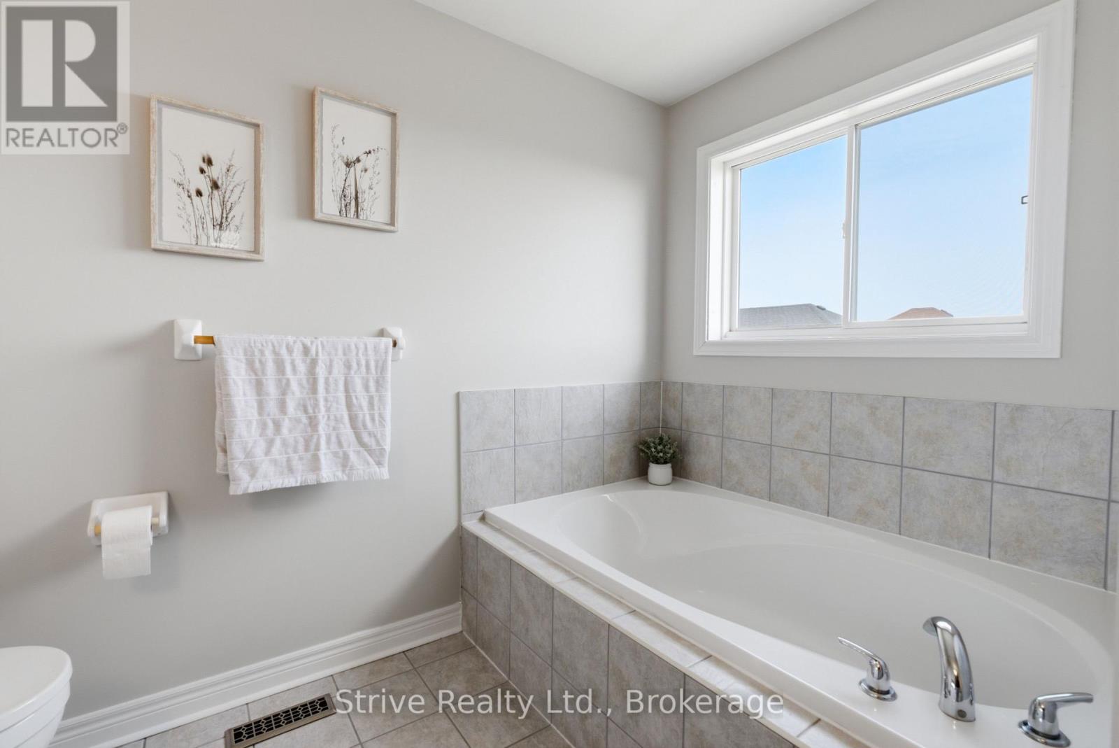 272 Huntington Crescent, Clarington, Ontario  L1E 3J3 - Photo 21 - E13534256