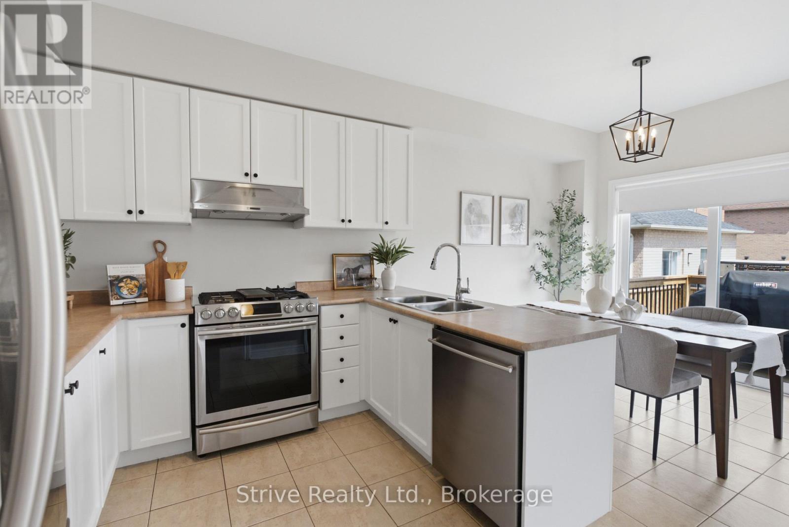 272 Huntington Crescent, Clarington, Ontario  L1E 3J3 - Photo 8 - E13534256