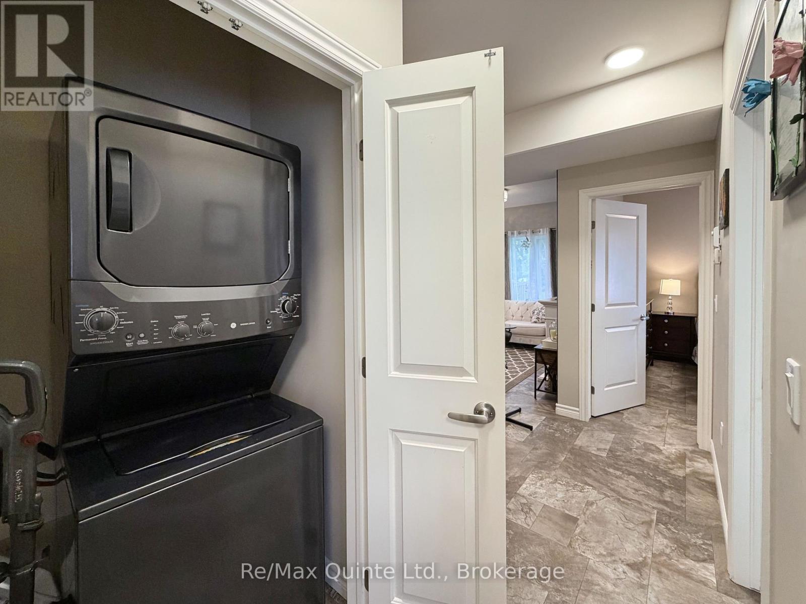 76 Ridgeway Place, Belleville, Ontario  K8P 0E6 - Photo 10 - X13534008