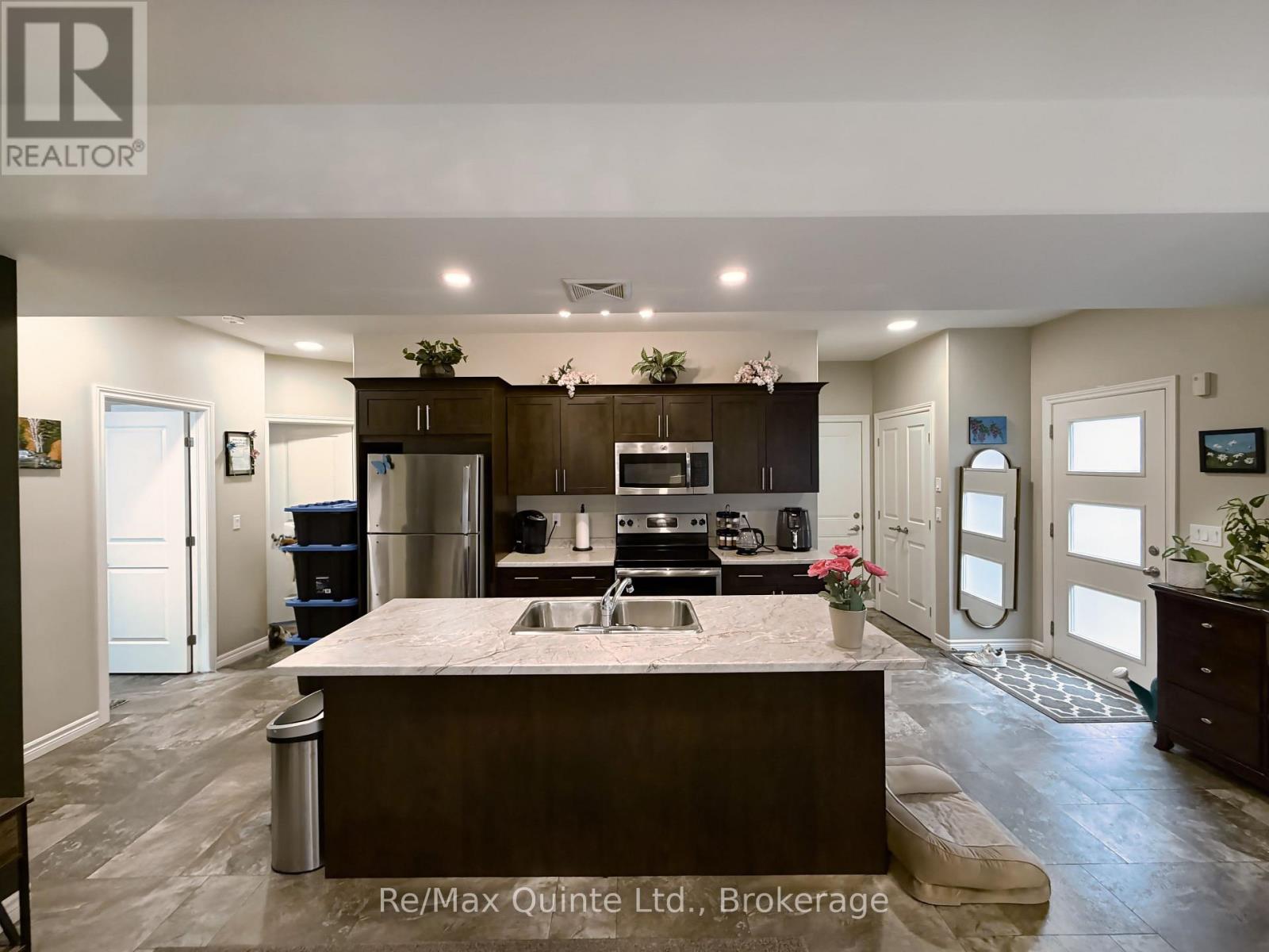 76 Ridgeway Place, Belleville, Ontario  K8P 0E6 - Photo 6 - X13534008