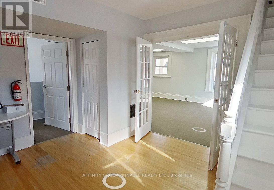 Upper - 273 Charlotte Street, Peterborough, Ontario  K9J 2V3 - Photo 4 - X13534142