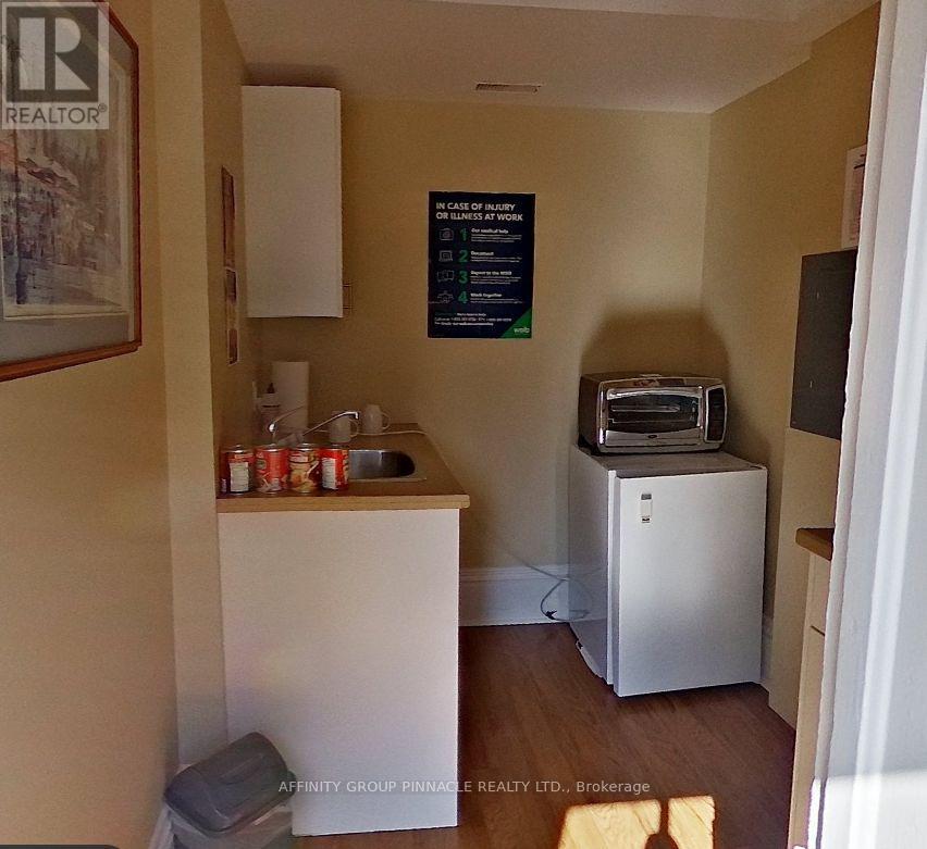 Upper - 273 Charlotte Street, Peterborough, Ontario  K9J 2V3 - Photo 7 - X13534142
