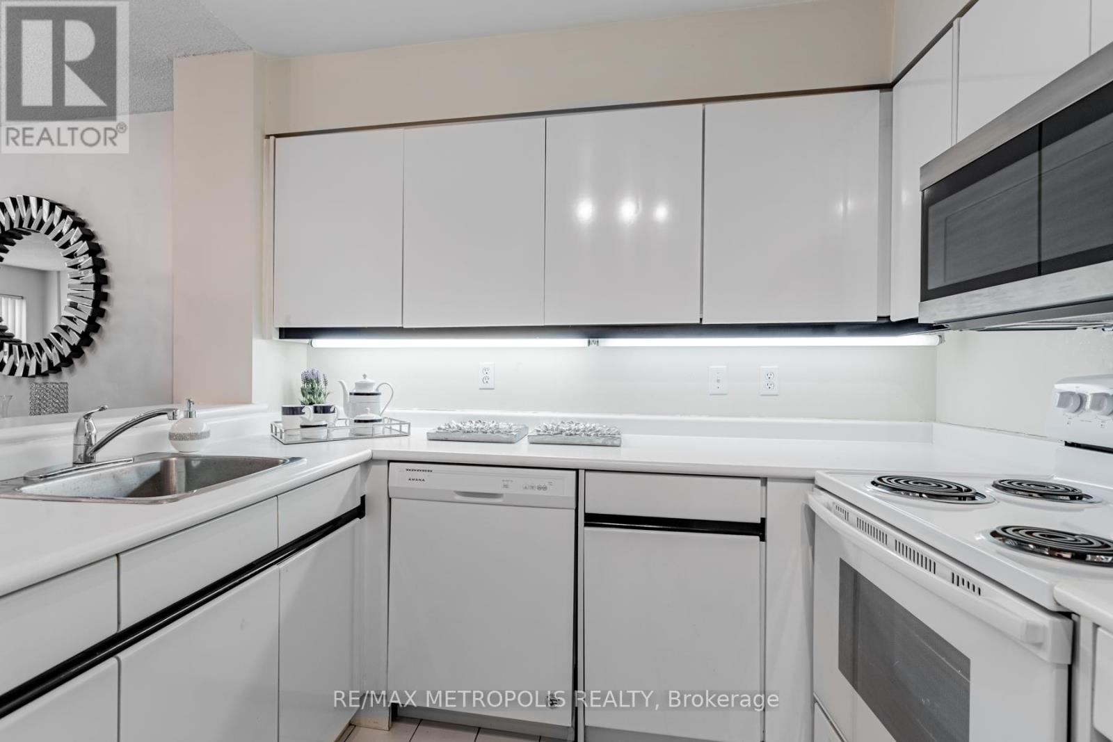 601 - 7 Carlton Street, Toronto, Ontario  M5B 2M3 - Photo 4 - C13533960