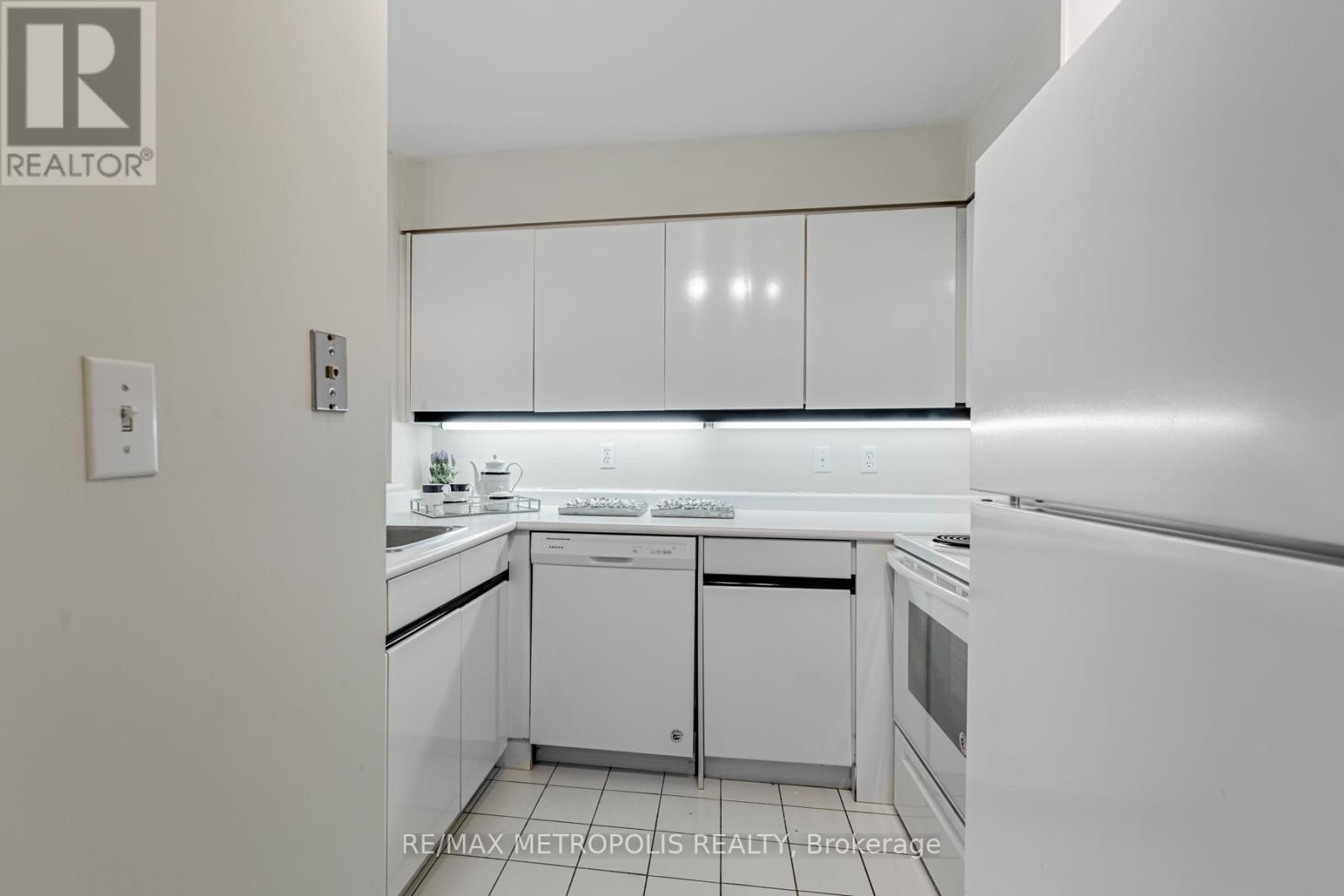 601 - 7 Carlton Street, Toronto, Ontario  M5B 2M3 - Photo 6 - C13533960