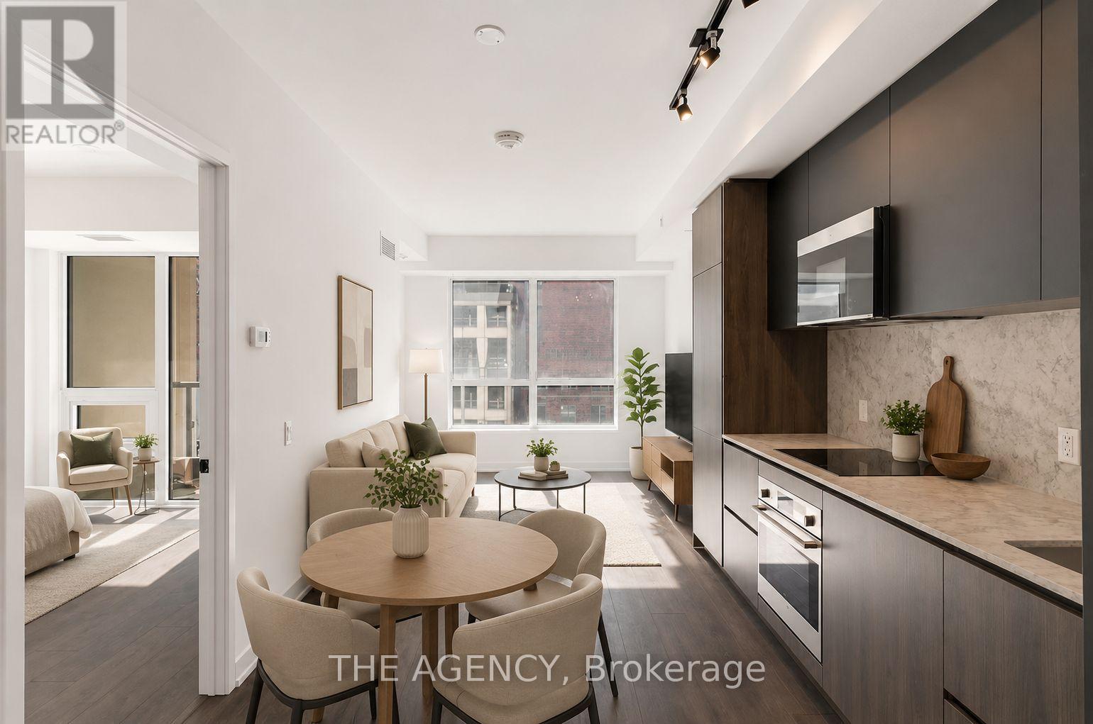 712 - 108 PETER STREET, Toronto, Ontario