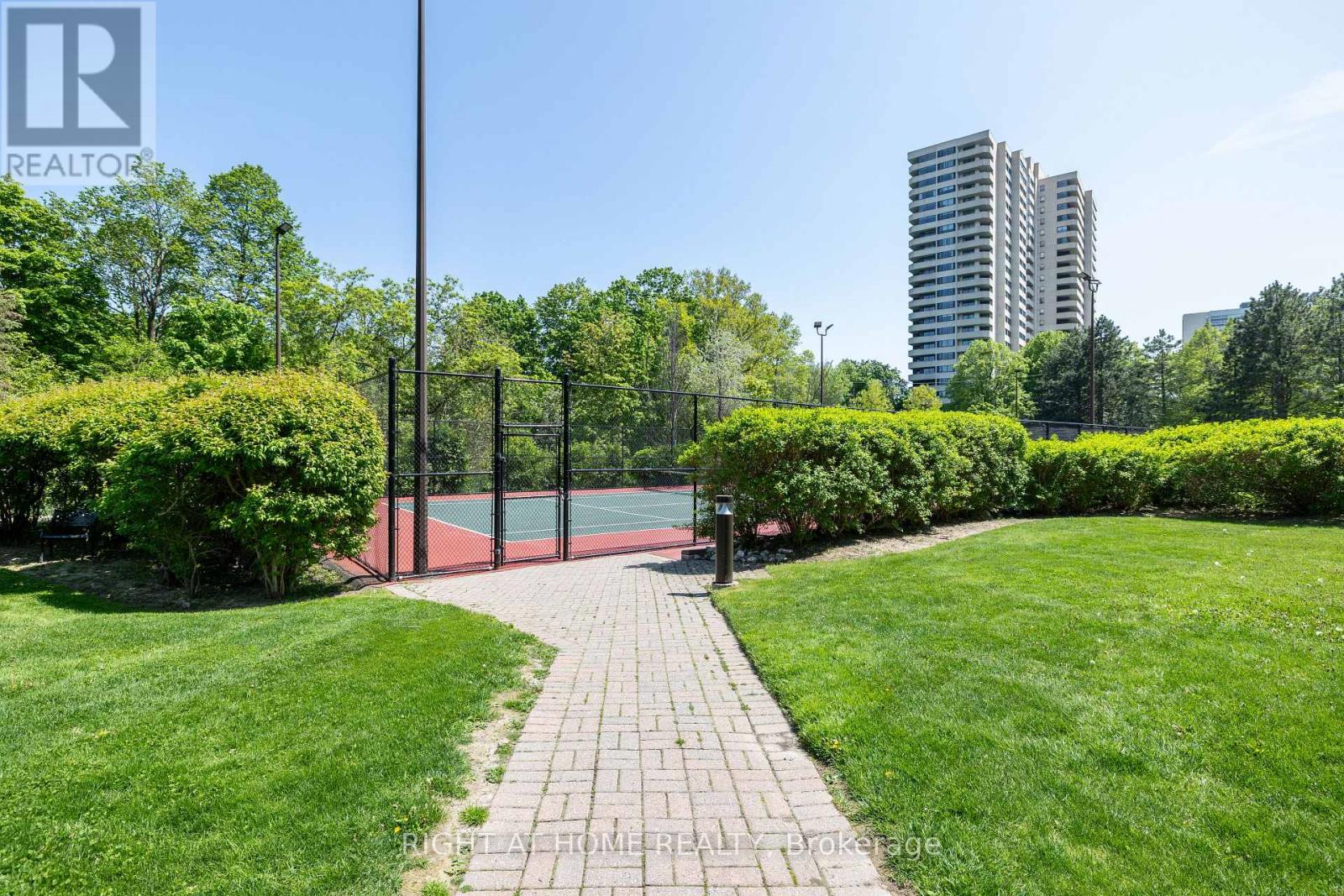 1310 - 7 Concorde Place, Toronto, Ontario  M3C 3N4 - Photo 11 - C13534028