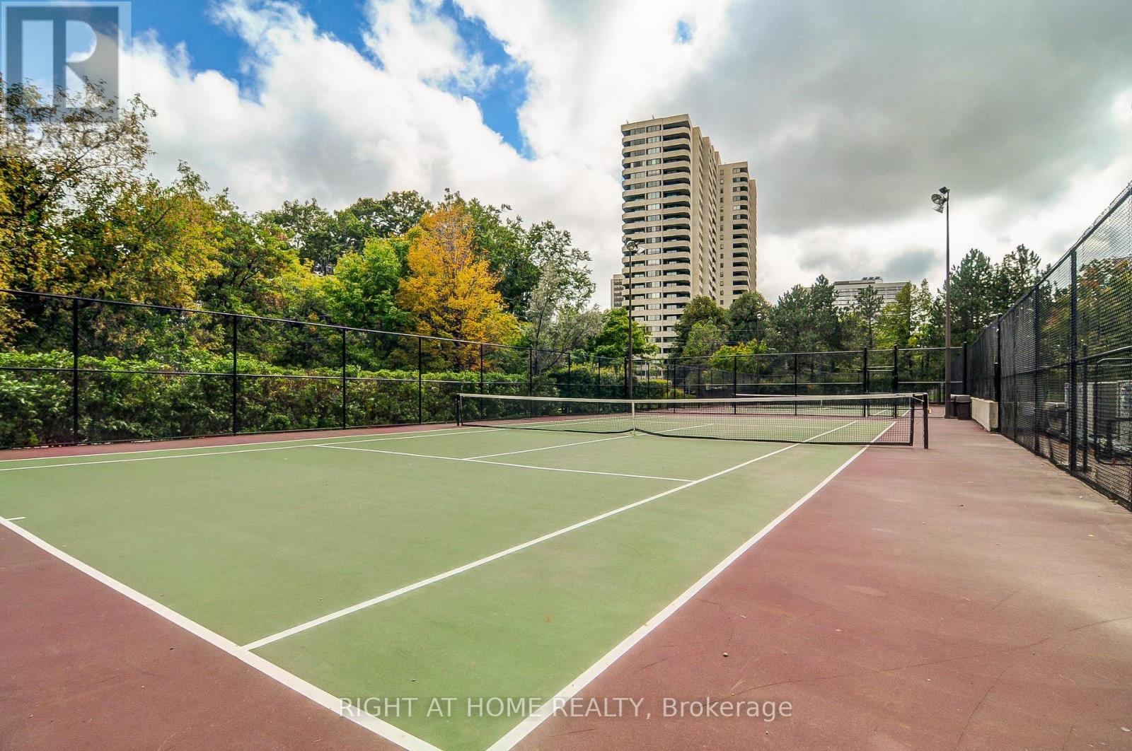 1310 - 7 Concorde Place, Toronto, Ontario  M3C 3N4 - Photo 12 - C13534028