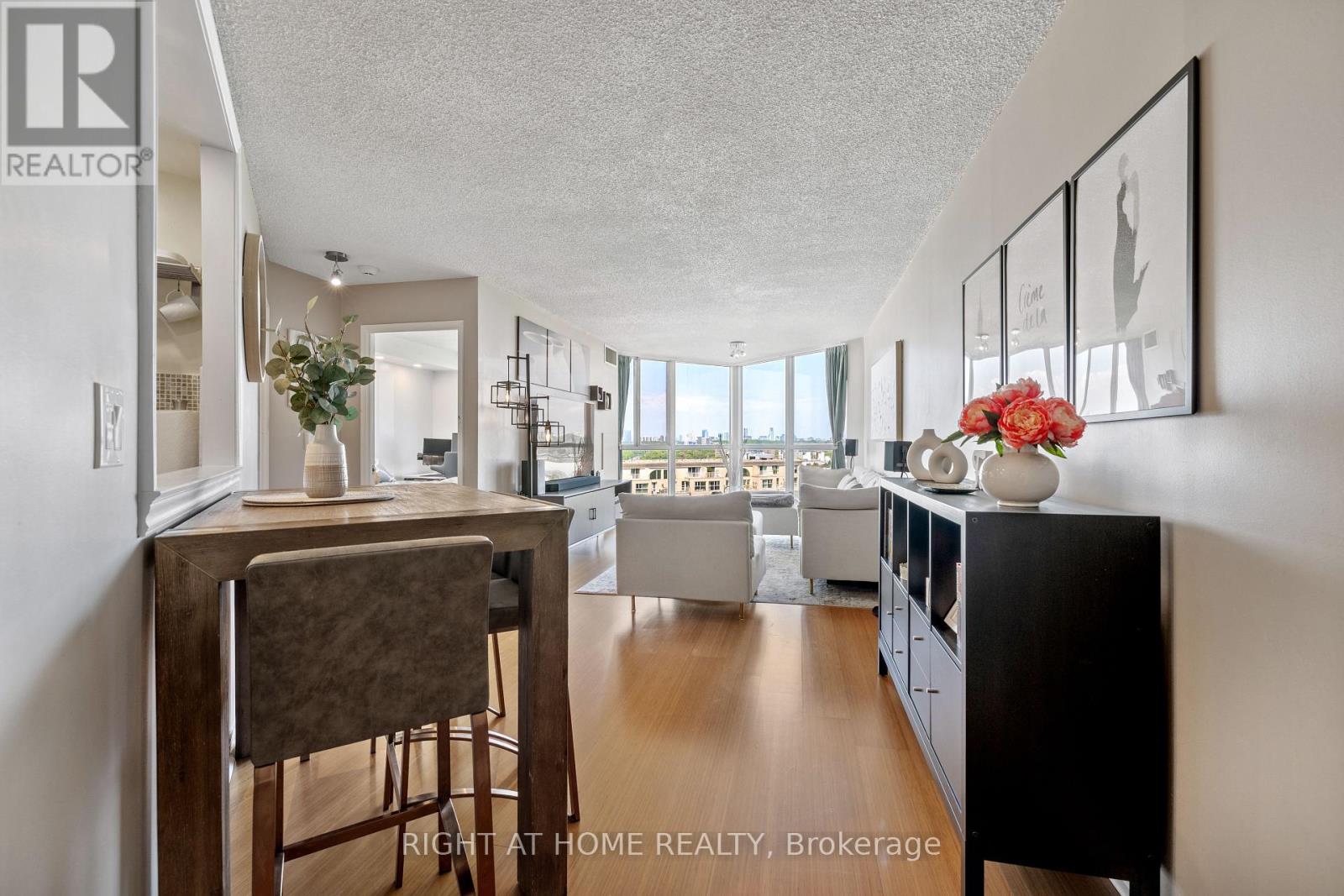 1310 - 7 Concorde Place, Toronto, Ontario  M3C 3N4 - Photo 4 - C13534028