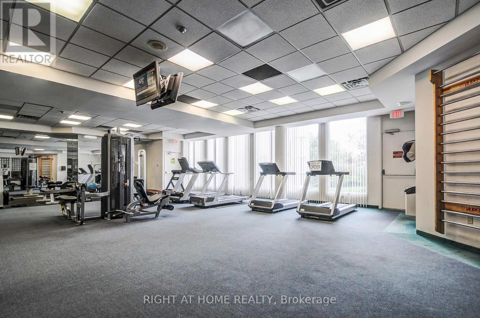 1310 - 7 Concorde Place, Toronto, Ontario  M3C 3N4 - Photo 9 - C13534028