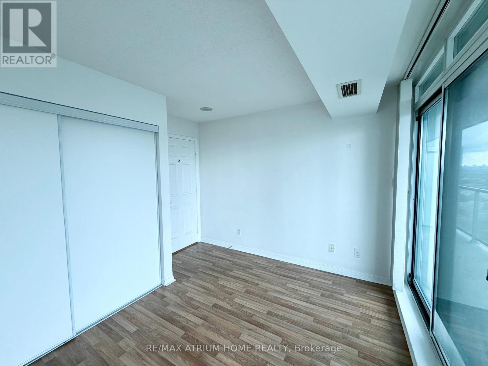 2010 - 5508 Yonge Street, Toronto, Ontario  M2N 7L2 - Photo 13 - C13534036