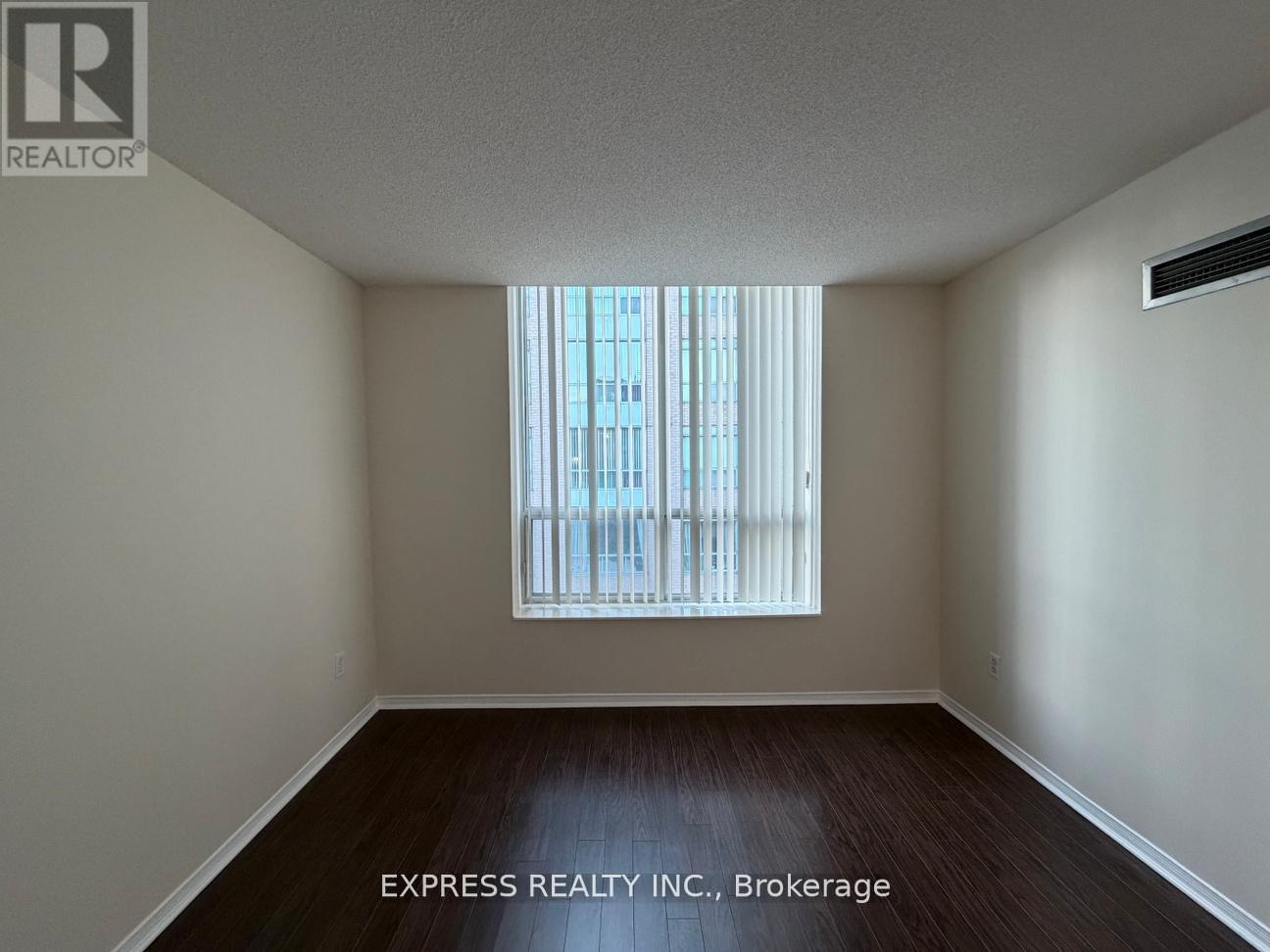 PH16 - 39 PEMBERTON AVENUE