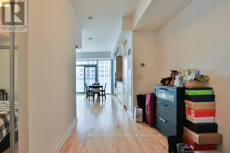 2504 - 14 York Street, Toronto, Ontario M5J 0B1 - Photo 2 - C13534146