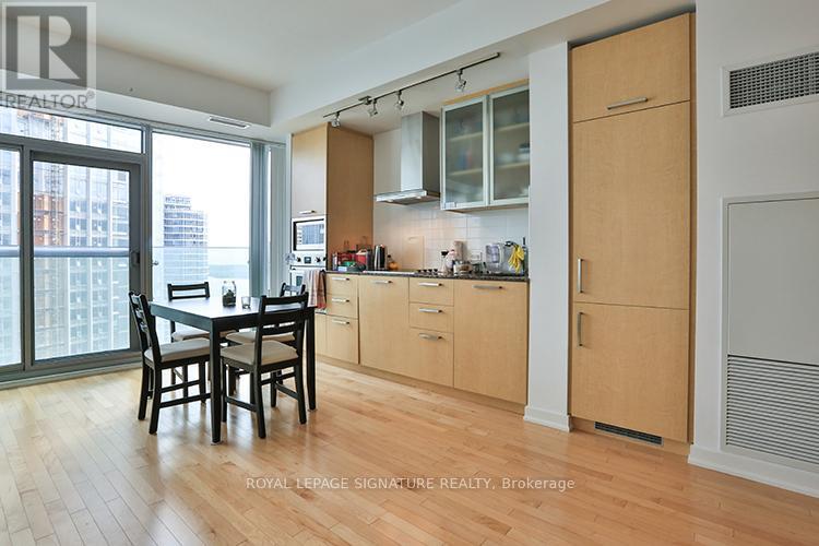 2504 - 14 York Street, Toronto, Ontario M5J 0B1 - Photo 4 - C13534146