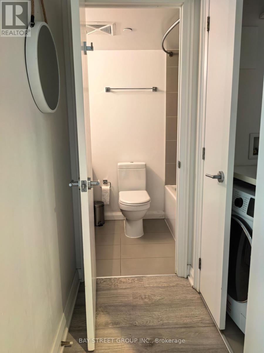 2815 - 155 Yorkville Avenue, Toronto, Ontario  M5R 1C4 - Photo 13 - C13534186