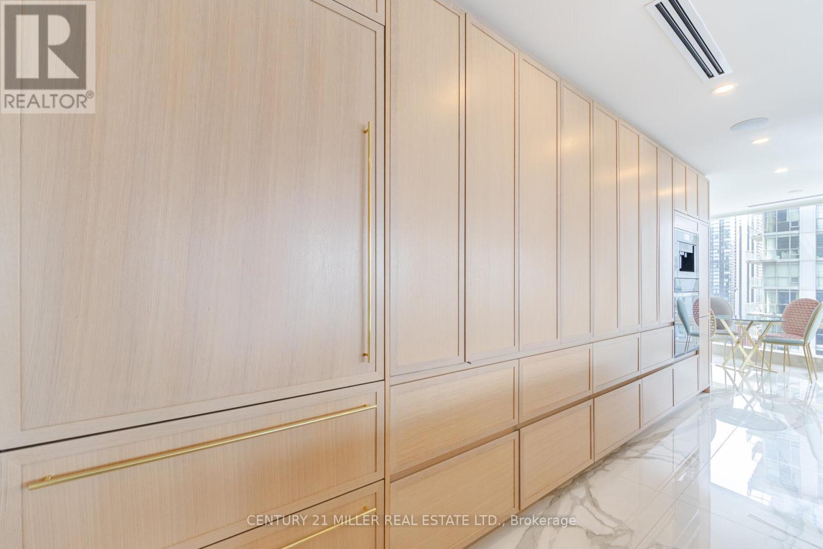 2705 - 180 University Avenue, Toronto, Ontario M5H 0A2 - Photo 18 - C13534218
