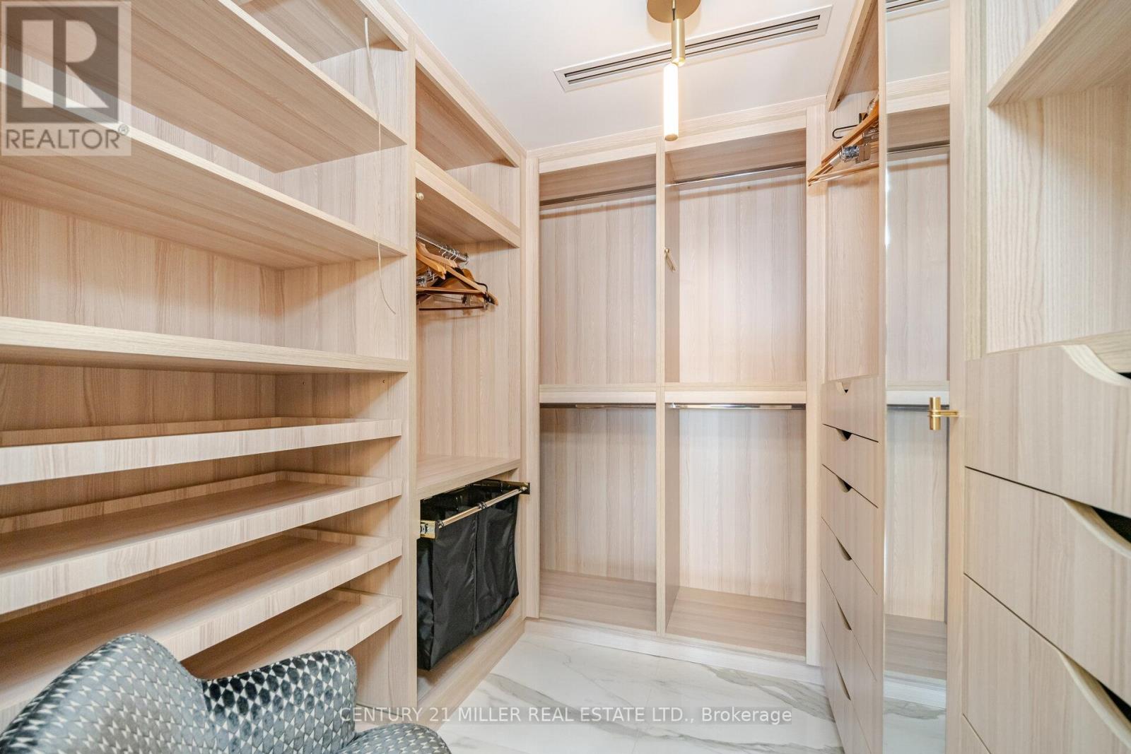 2705 - 180 University Avenue, Toronto, Ontario M5H 0A2 - Photo 37 - C13534218