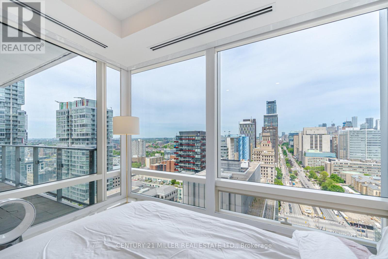 2705 - 180 University Avenue, Toronto, Ontario M5H 0A2 - Photo 41 - C13534218