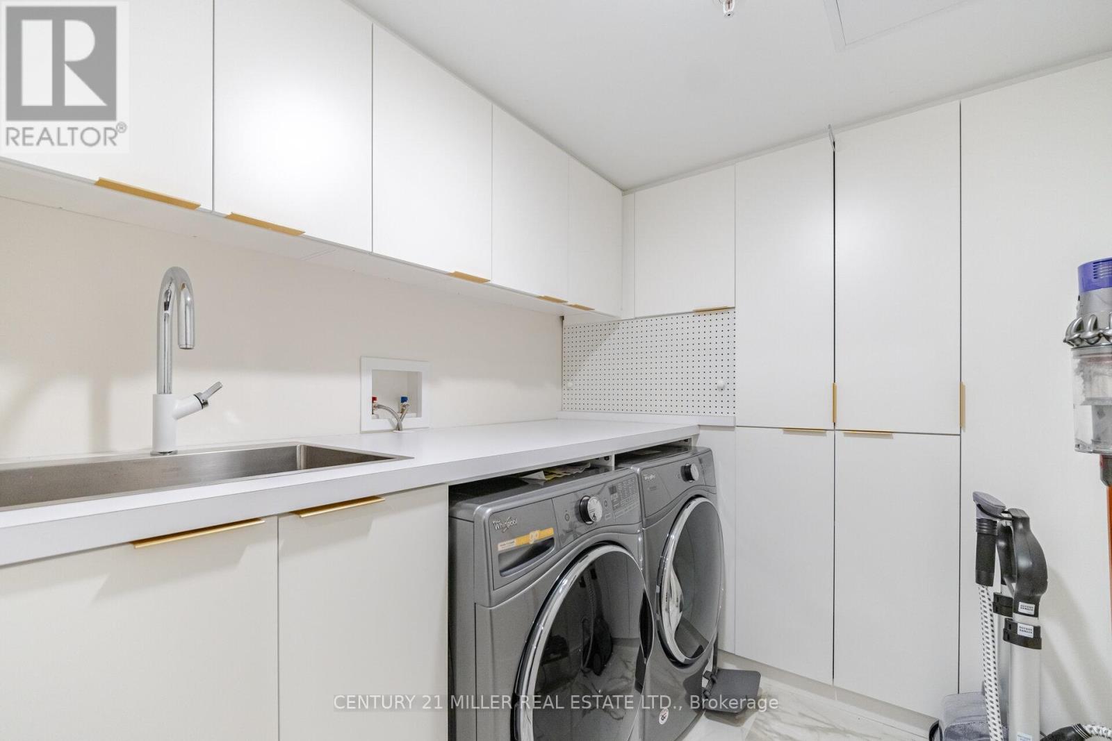 2705 - 180 University Avenue, Toronto, Ontario M5H 0A2 - Photo 45 - C13534218