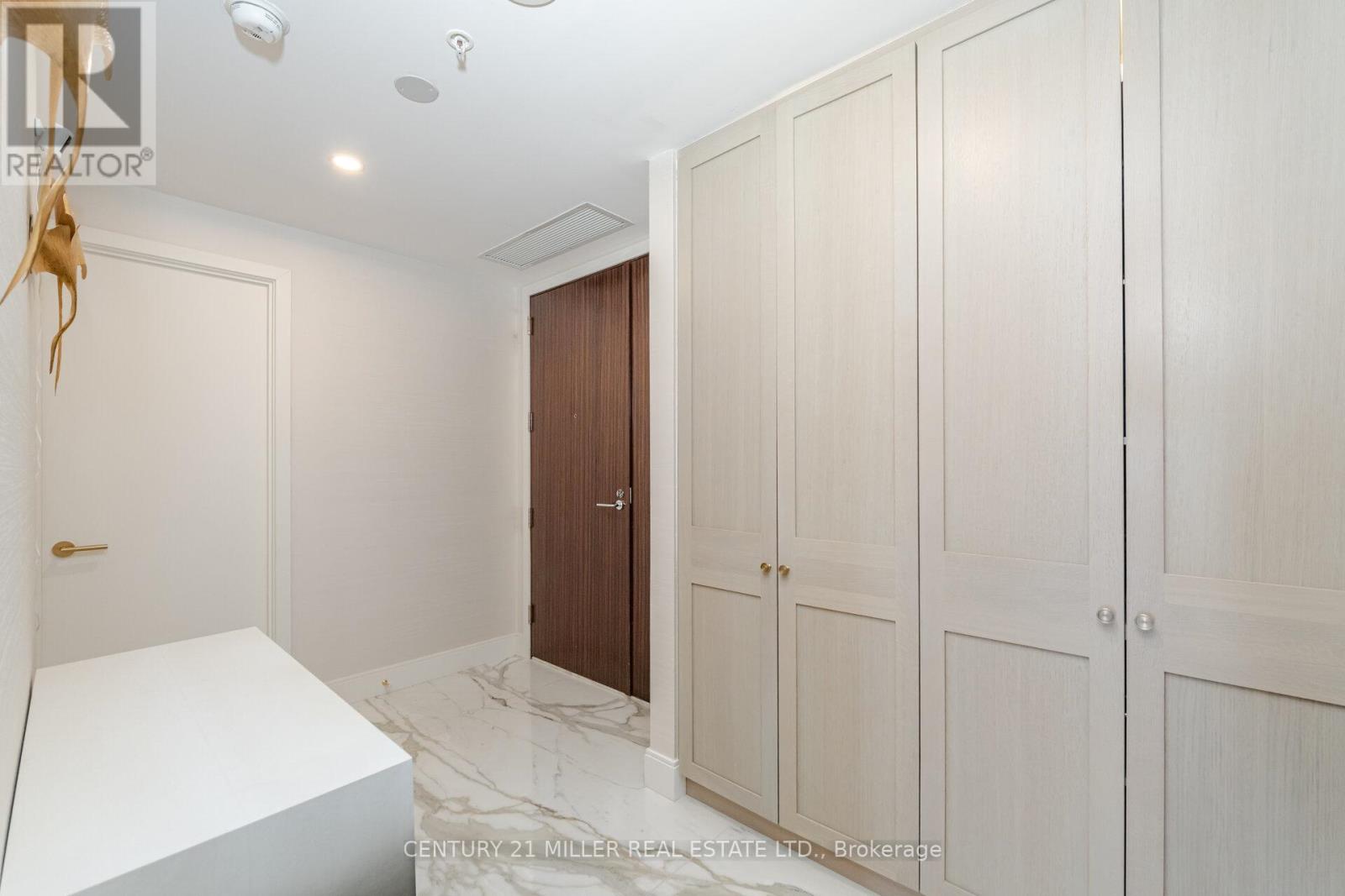 2705 - 180 University Avenue, Toronto, Ontario M5H 0A2 - Photo 7 - C13534218