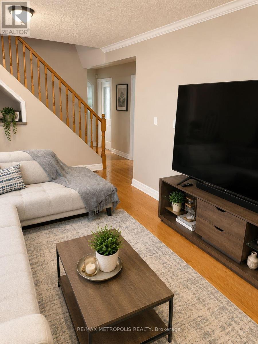 Main & Upper - 57 Midland Avenue, Toronto, Ontario M1N 3Z8 - Photo 18 - E13534032