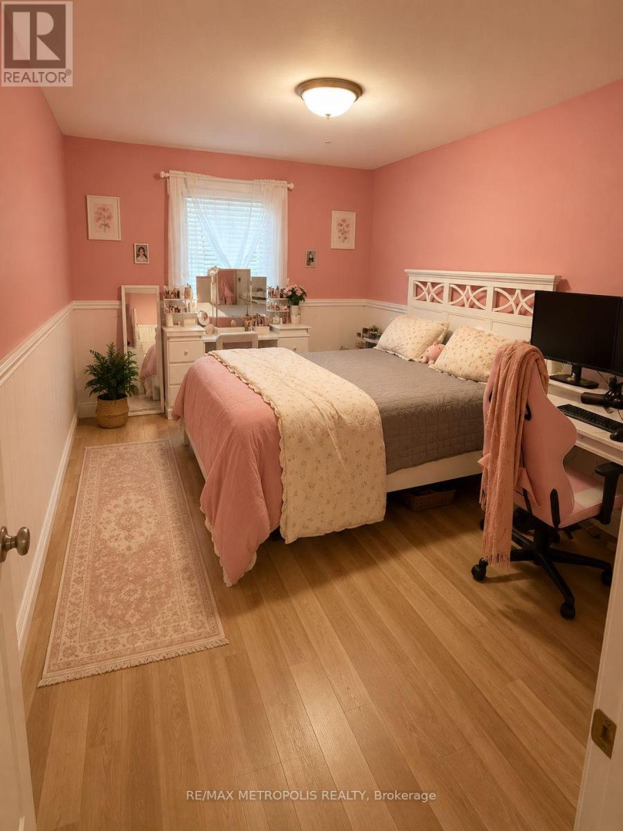 Main & Upper - 57 Midland Avenue, Toronto, Ontario M1N 3Z8 - Photo 24 - E13534032