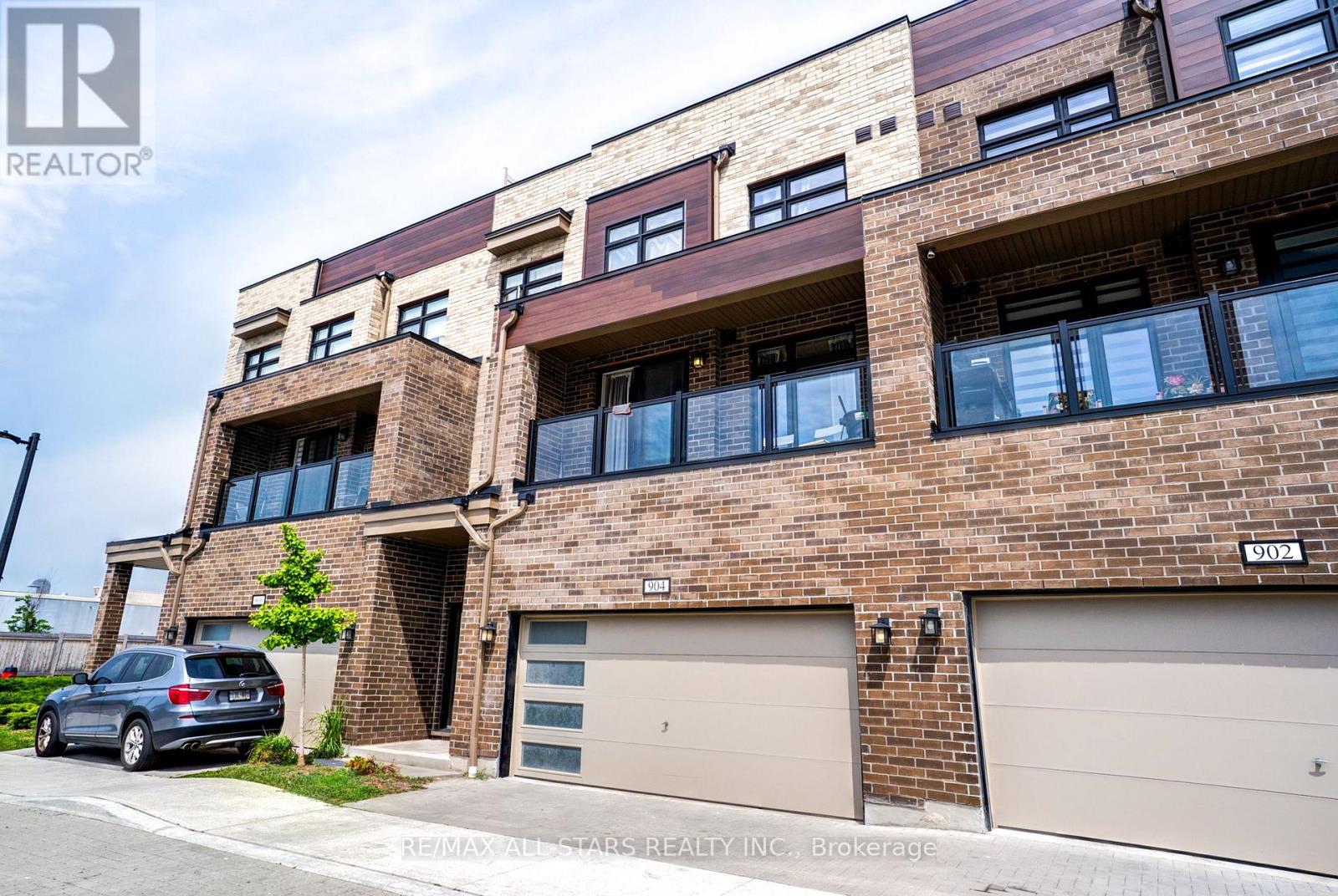 #904 - 1865 Pickering Parkway, Pickering, Ontario  L1V 0H2 - Photo 2 - E13534096