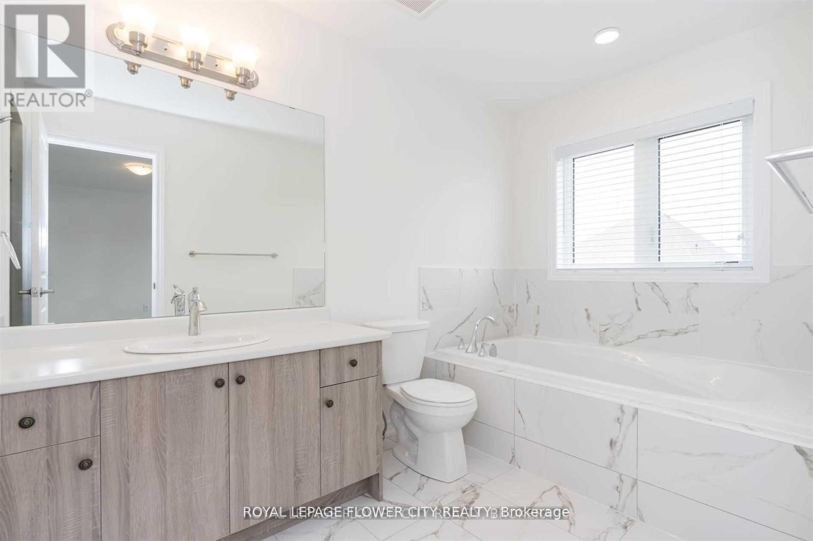 2282 Grainger Loop Crescent, Innisfil, Ontario  L9S 0M9 - Photo 19 - N13533968