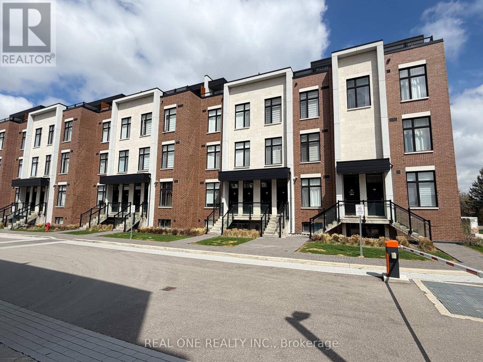 207 - 9560 Islington Avenue, Vaughan, Ontario  L4H 5E8 - Photo 3 - N13534052