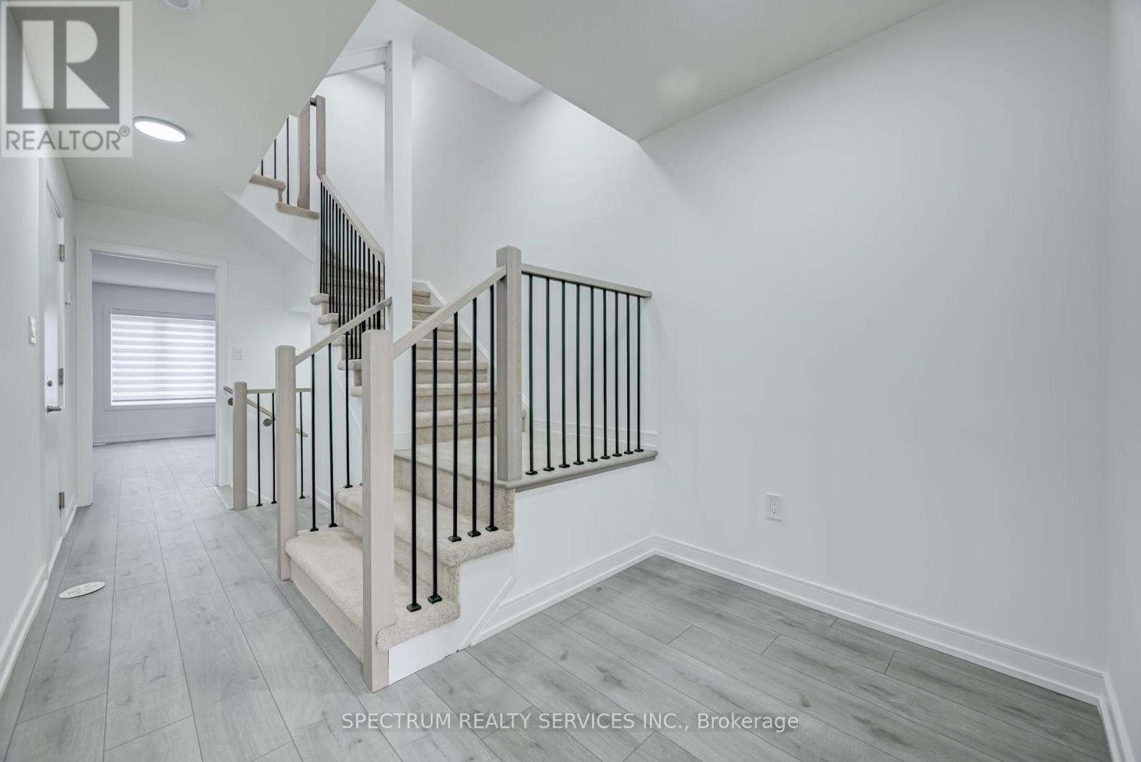 146 Blue Forest Crescent, Barrie, Ontario  L9J 0N5 - Photo 7 - S13534086