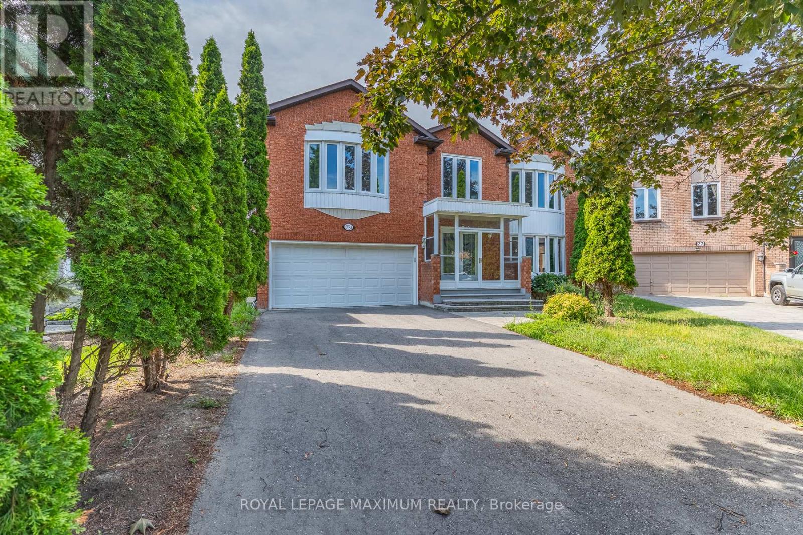 22 A WALTHAM CRESCENT, Richmond Hill, Ontario