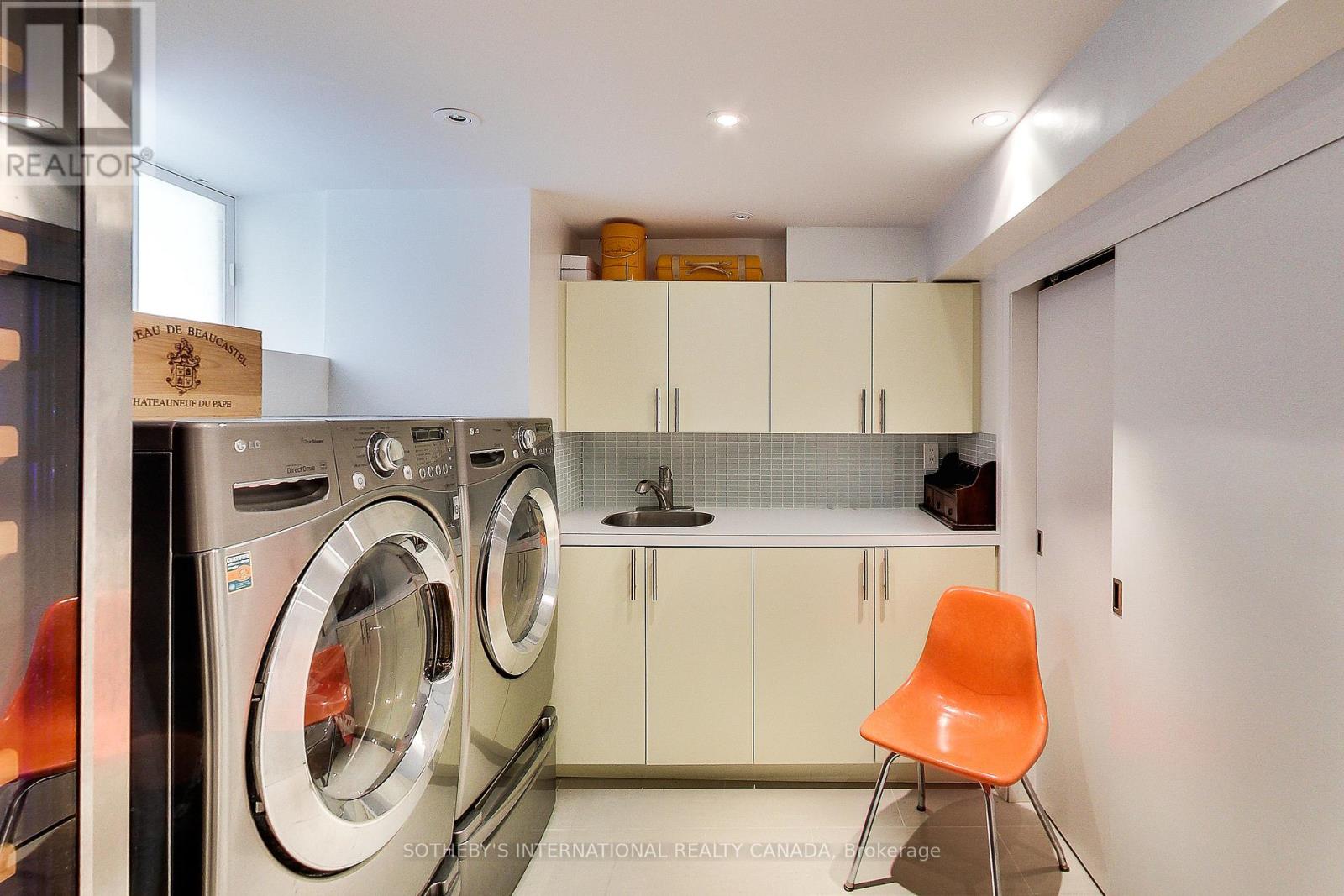 114 Westmount Avenue, Toronto, Ontario  M6H 3K4 - Photo 25 - W13533962