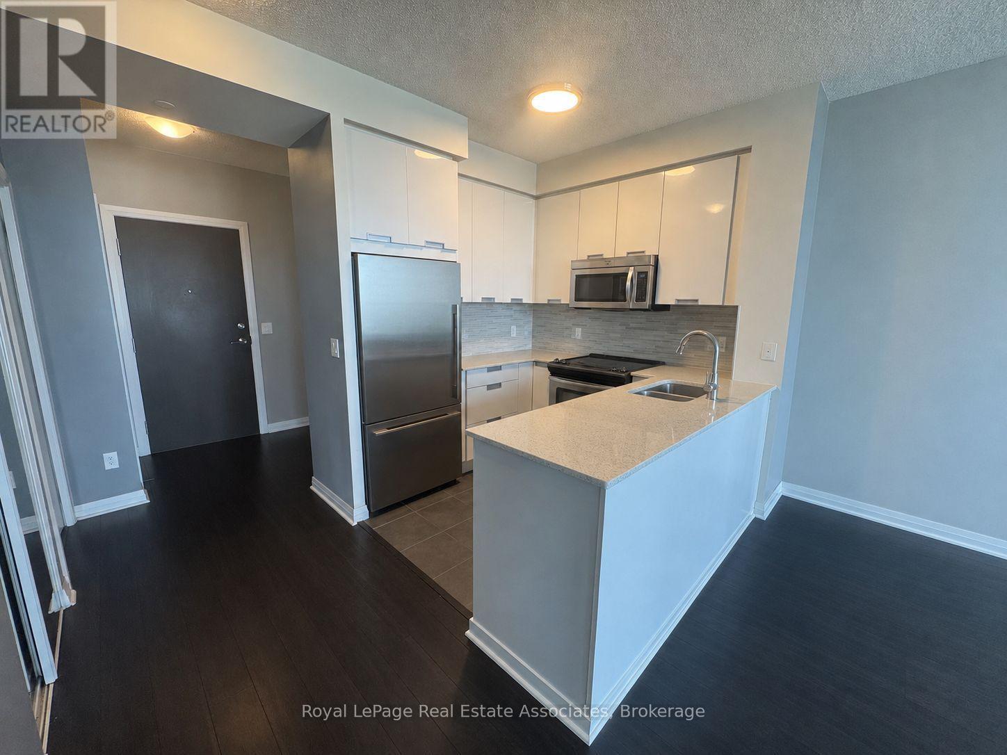 606 - 55 Eglinton Avenue W, Mississauga, Ontario L5R 0E4 - Photo 2 - W13534114