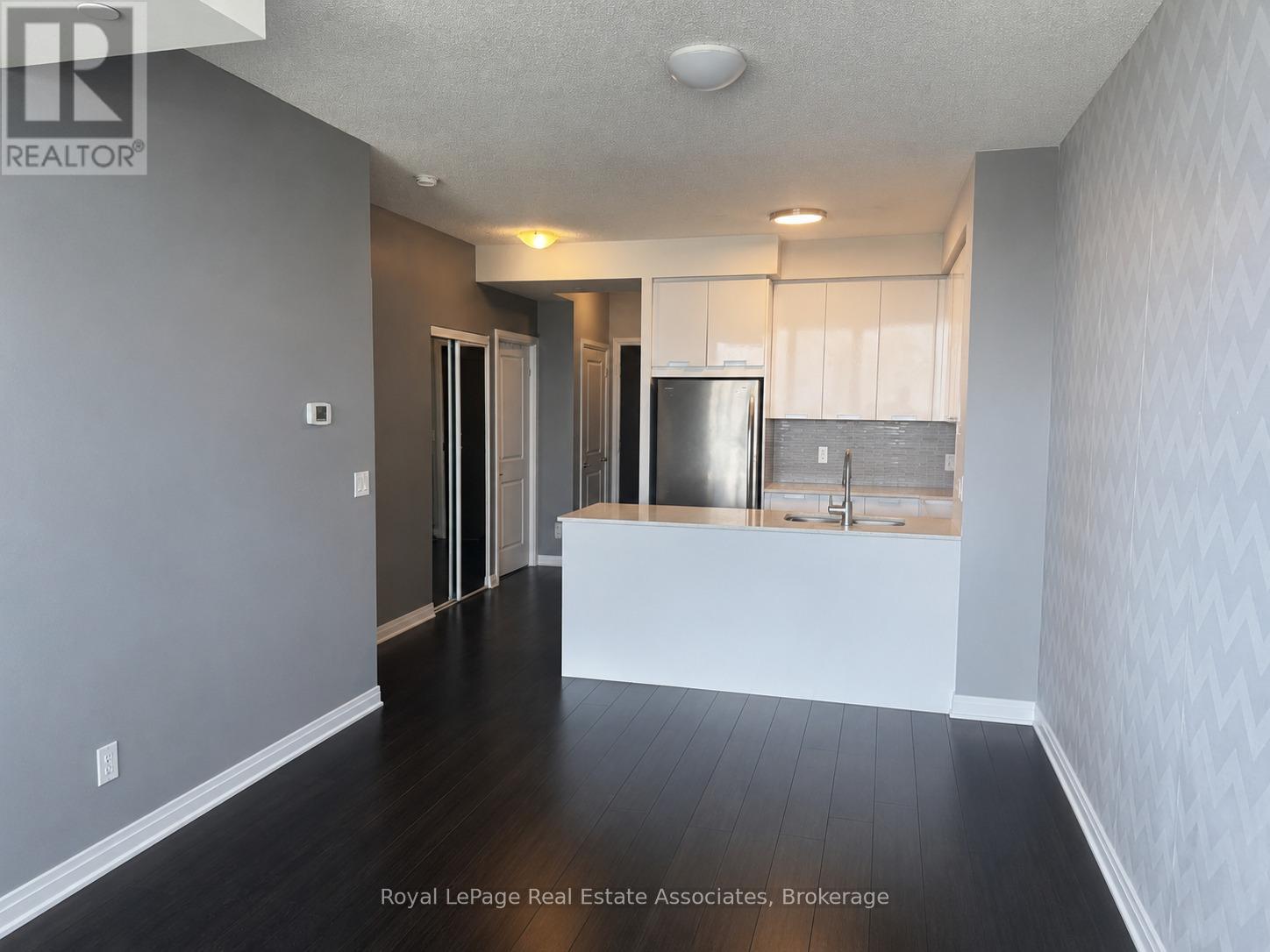 606 - 55 Eglinton Avenue W, Mississauga, Ontario L5R 0E4 - Photo 3 - W13534114