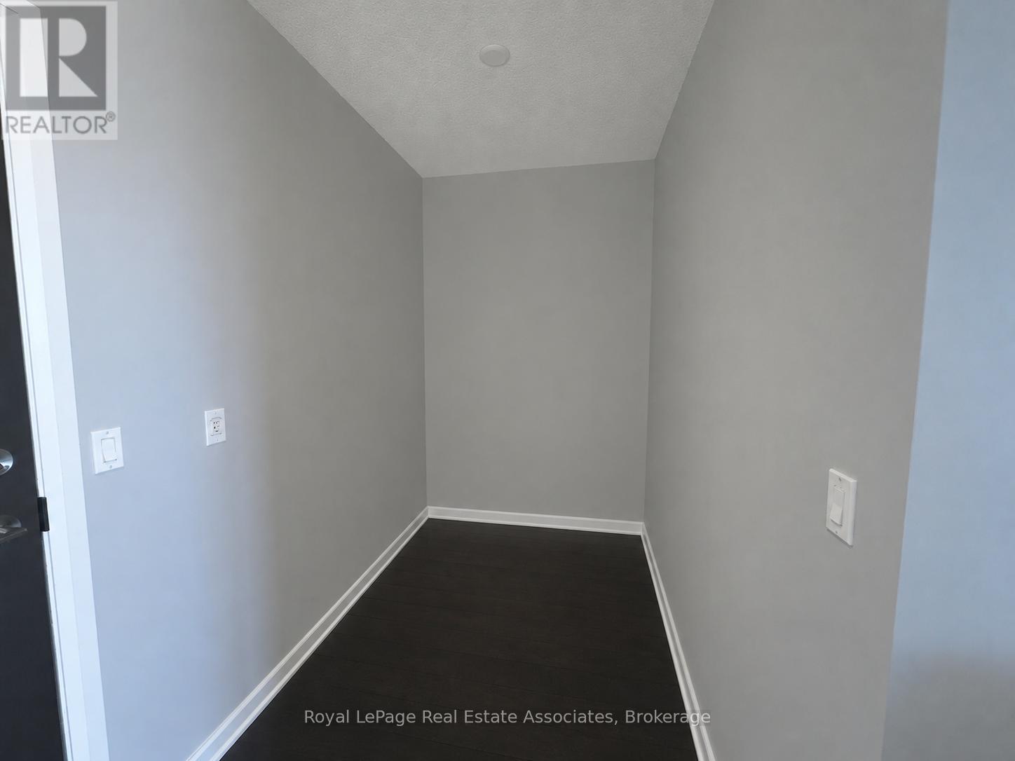 606 - 55 Eglinton Avenue W, Mississauga, Ontario L5R 0E4 - Photo 9 - W13534114