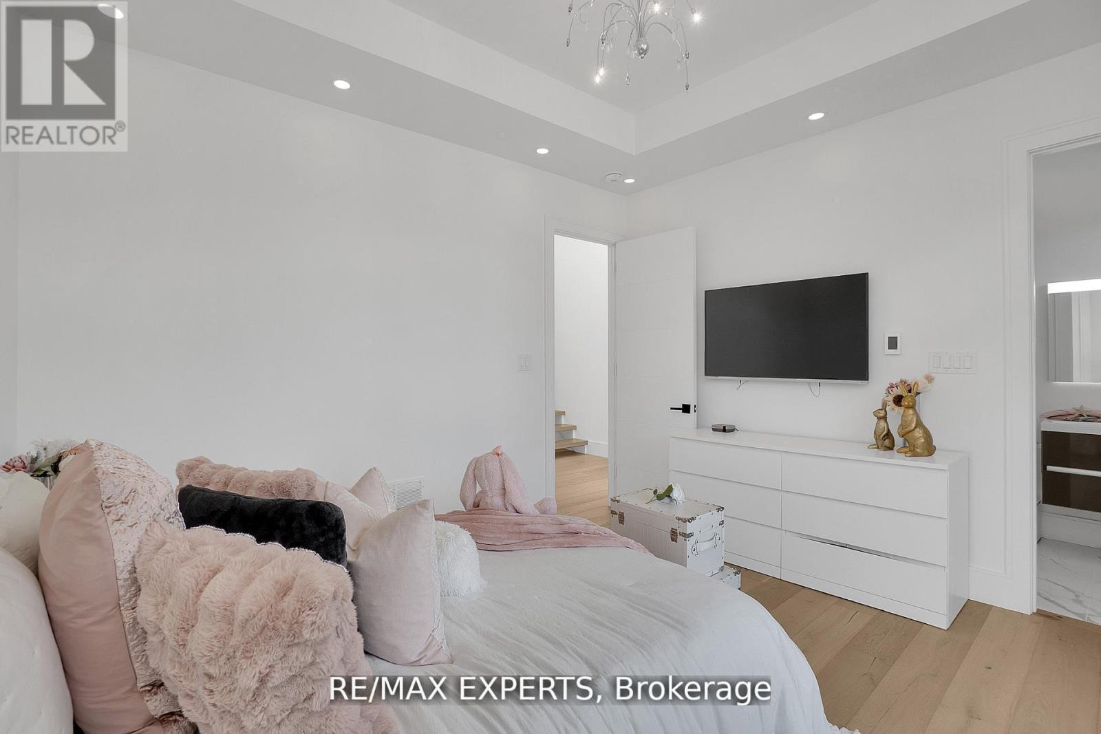 7 Woodvalley Drive, Toronto, Ontario M9A 4H2 - Photo 22 - W13534132