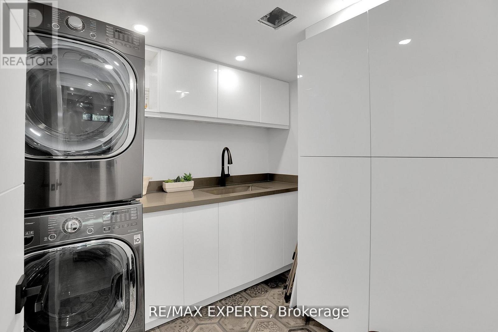 7 Woodvalley Drive, Toronto, Ontario M9A 4H2 - Photo 37 - W13534132
