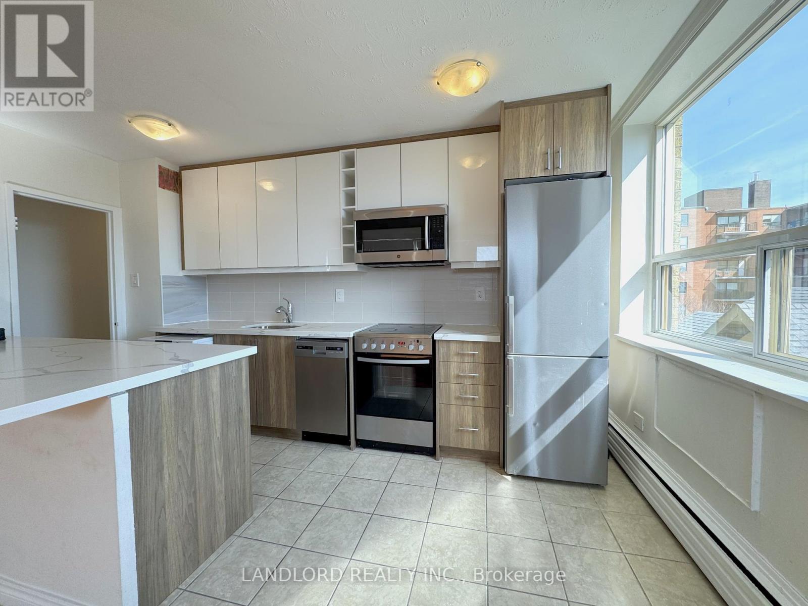 41 - 140 Springhurst Avenue, Toronto, Ontario M6K 1C1 - Photo 2 - W13534230