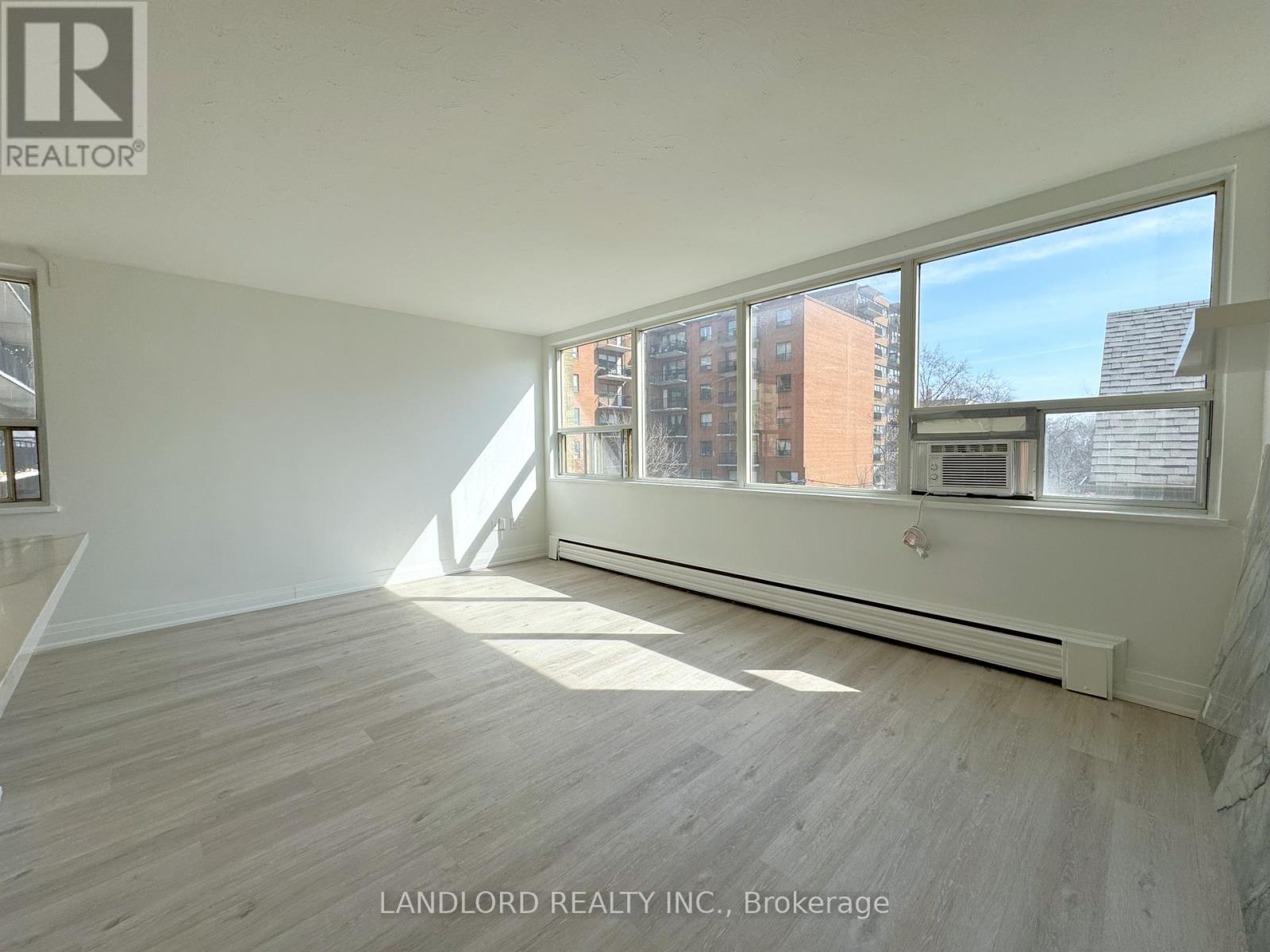 41 - 140 Springhurst Avenue, Toronto, Ontario M6K 1C1 - Photo 3 - W13534230