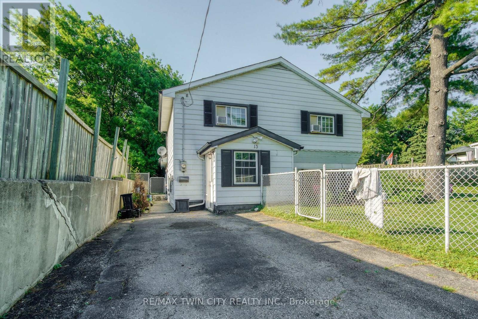 13 Brooklyne Road, Cambridge, Ontario N1R 1C4 - Photo 2 - X13534082