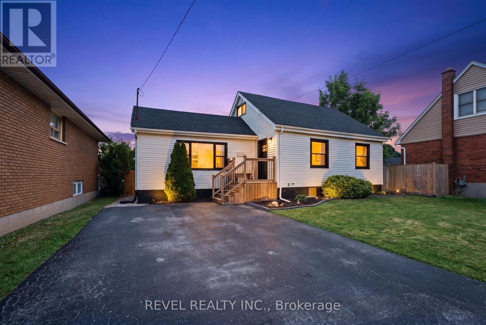 481 UPPER GAGE AVENUE, Hamilton, Ontario