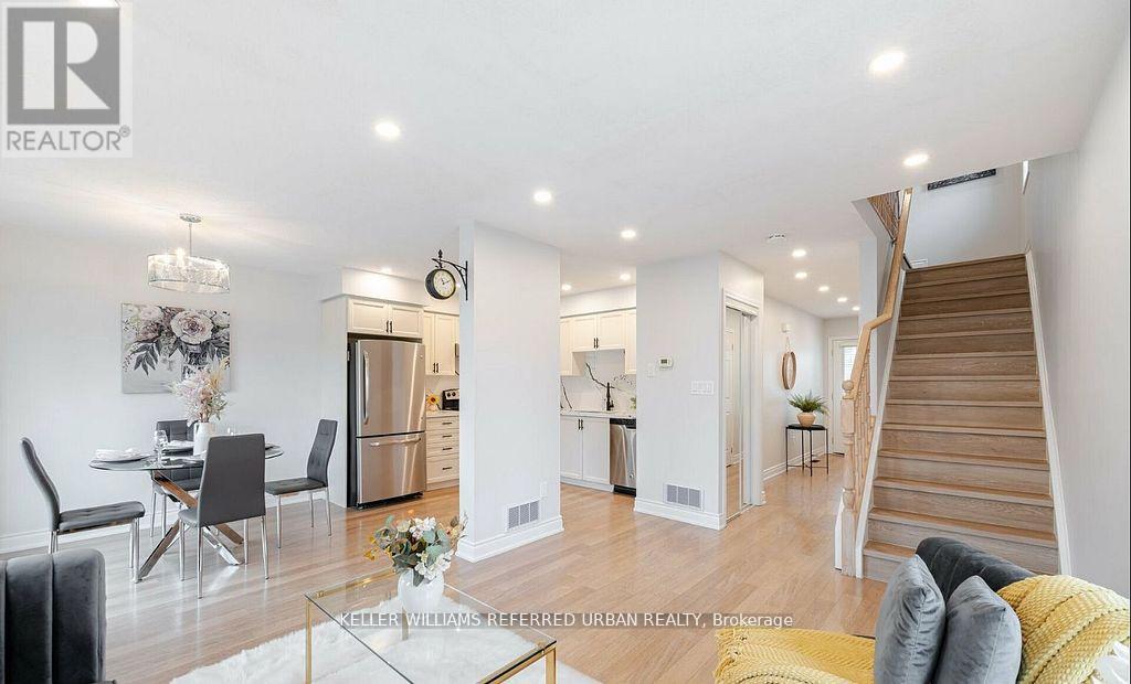219 Templewood Drive, Kitchener, Ontario  N2R 0A3 - Photo 5 - X13534262