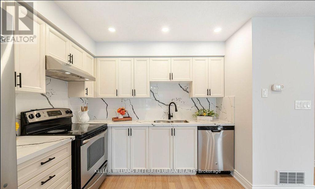 219 Templewood Drive, Kitchener, Ontario  N2R 0A3 - Photo 7 - X13534262