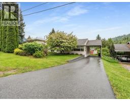 806 10th Street, Castlegar, British Columbia