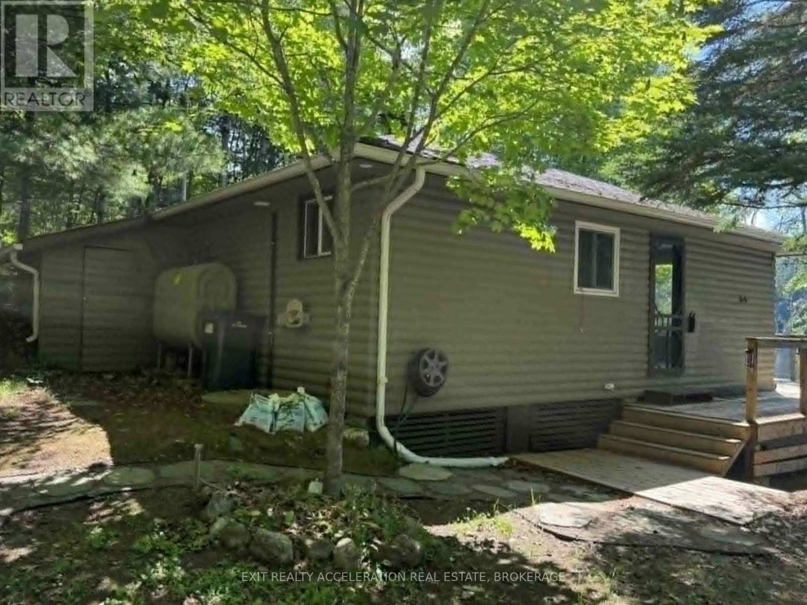 1023 WAKAMAKA LANE, Frontenac, Ontario