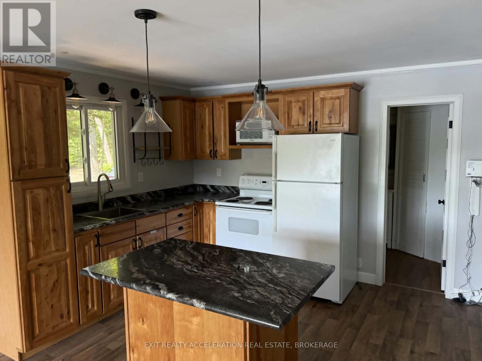 1023 Wakamaka Lane, Frontenac, Ontario  K0H 1K0 - Photo 2 - X13534338