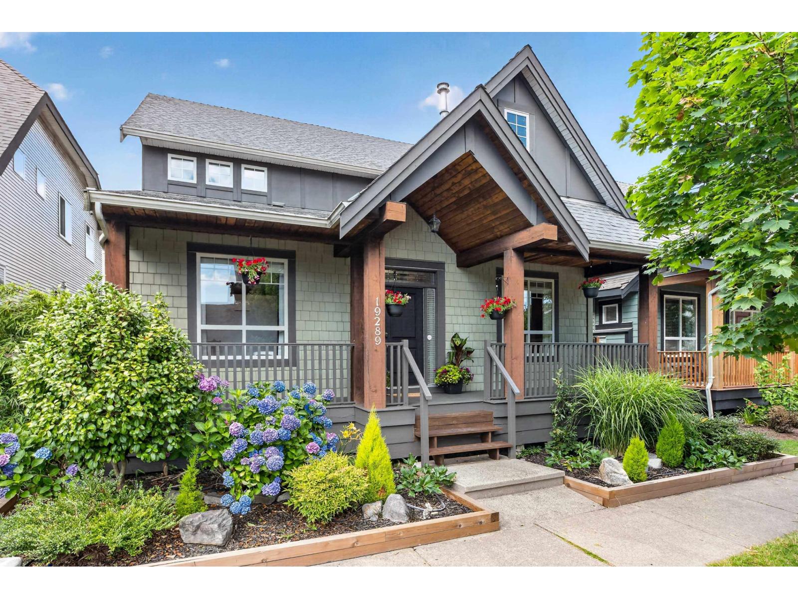 19289 69 AVENUE, surrey, British Columbia