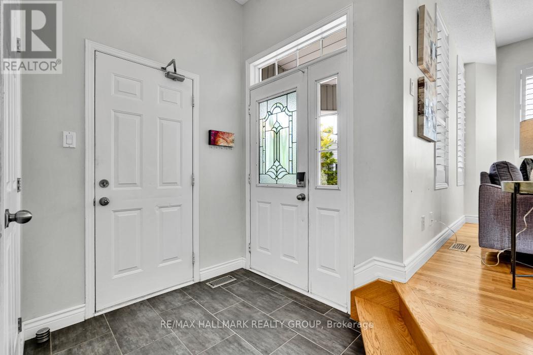 16 Hemlo Crescent, Ottawa, Ontario  K2T 1C7 - Photo 4 - X13534300