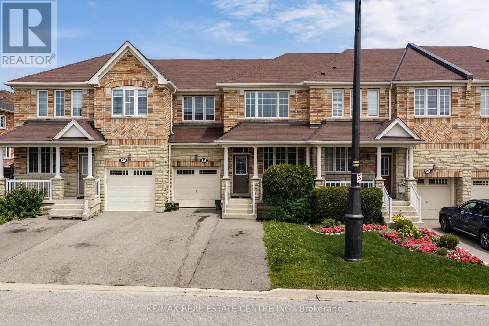 25 Shediac Road, Brampton, Ontario  L6Y 0V8 - Photo 2 - W13533378