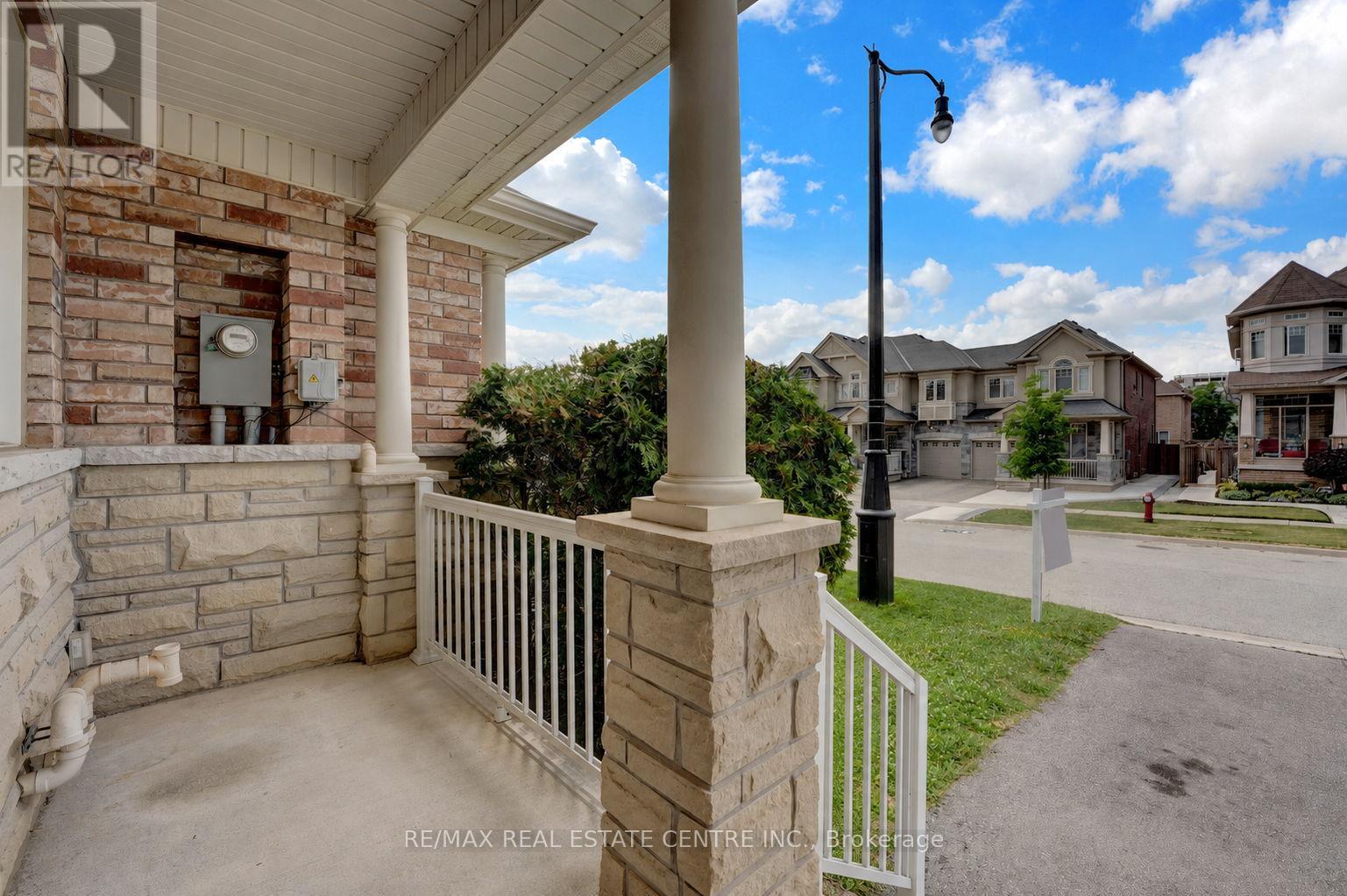 25 Shediac Road, Brampton, Ontario  L6Y 0V8 - Photo 5 - W13533378